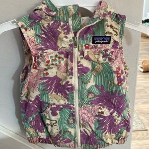 Patagonia hooded vest / girls 2T